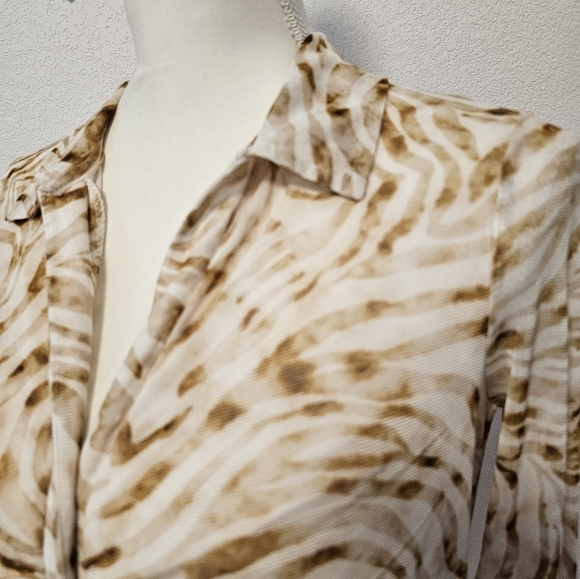 Jane & Delancey Tan and White Striped Blouse Women's Size Small NWOT - Picture 2 of 9